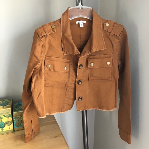 Cropped Jacket - Picture 1 of 3